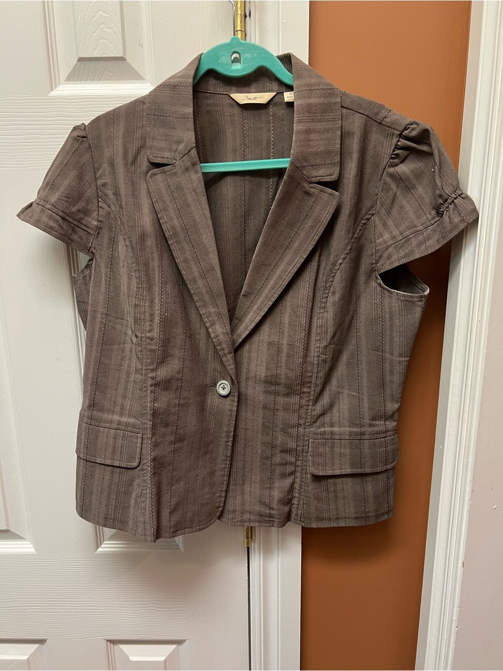 Tailored Short-Sleeve Blazer in Brown by Motto